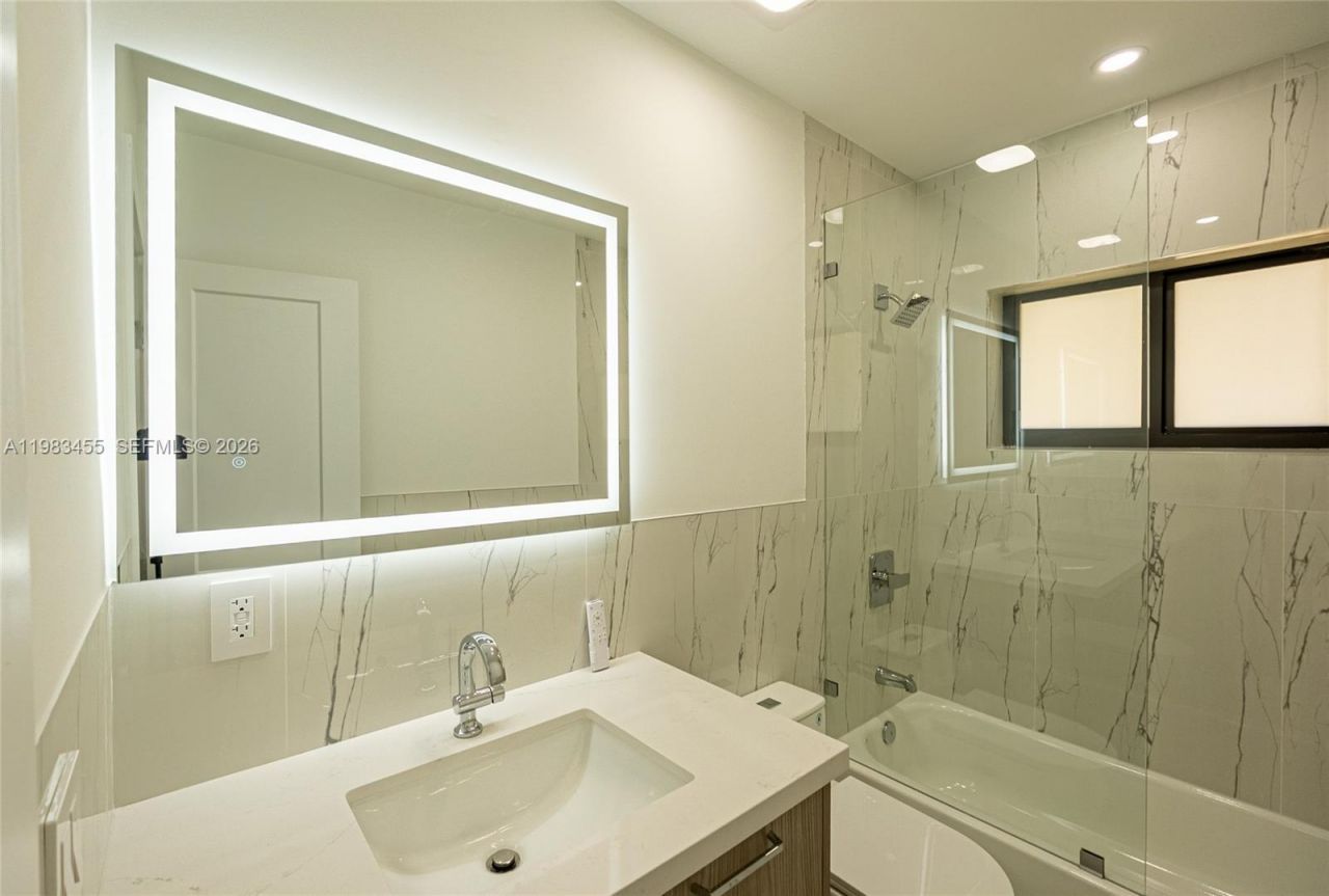 14515 Mahogany Ct, Miami Lakes, FL 33014 Photo