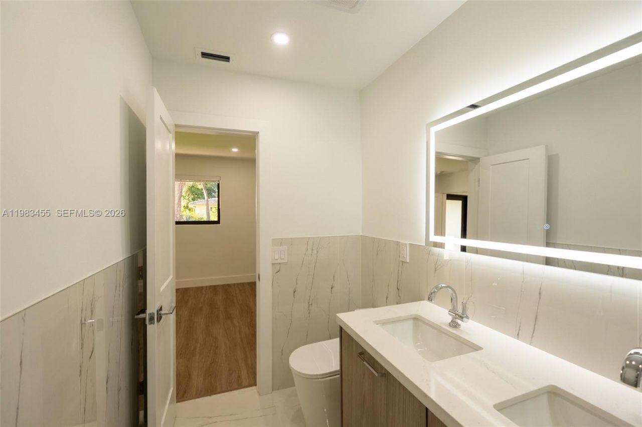 14515 Mahogany Ct, Miami Lakes, FL 33014 Photo