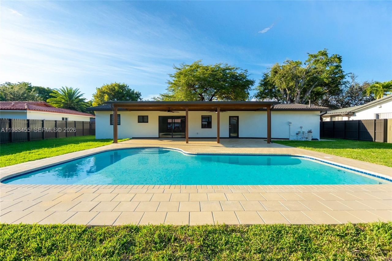 14515 Mahogany Ct, Miami Lakes, FL 33014 Photo