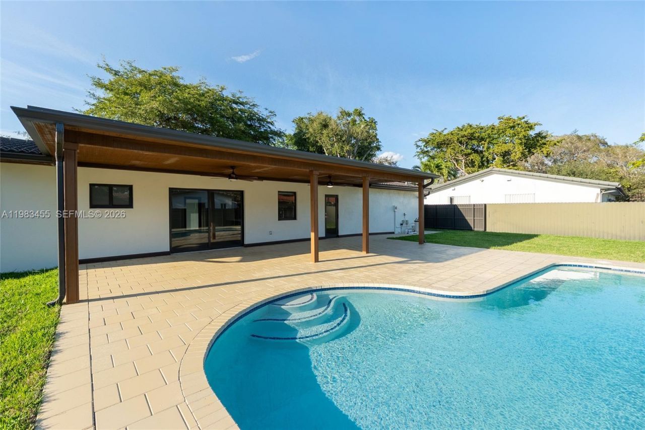 14515 Mahogany Ct, Miami Lakes, FL 33014 Photo