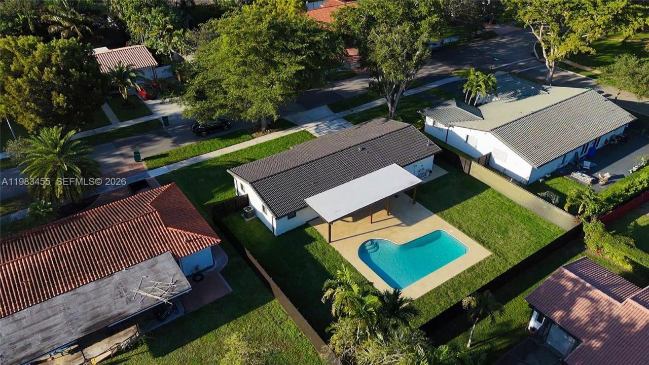 14515 Mahogany Ct, Miami Lakes, FL 33014 Photo