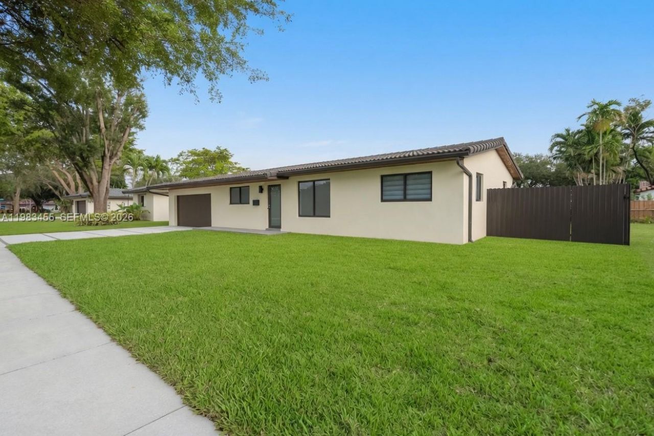 14515 Mahogany Ct, Miami Lakes, FL 33014 Photo