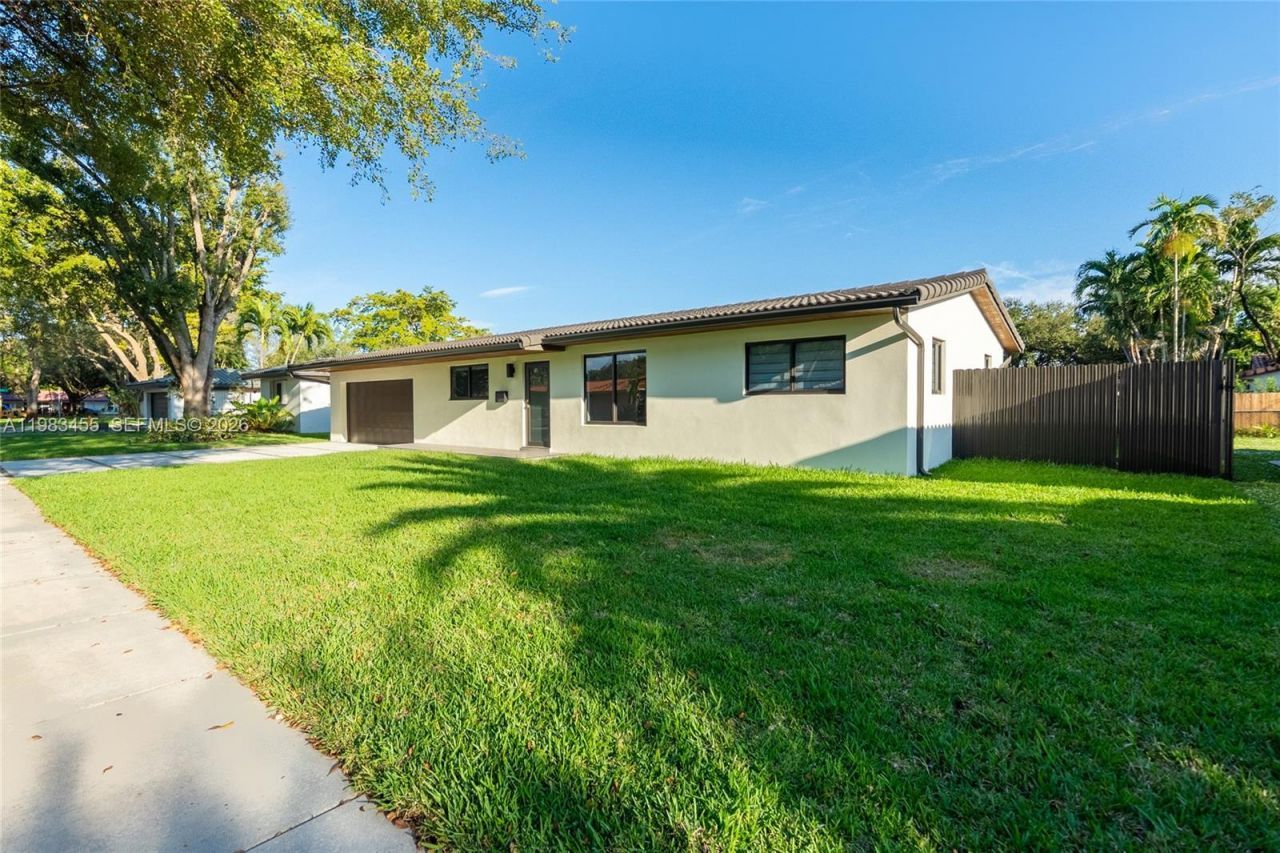 14515 Mahogany Ct, Miami Lakes, FL 33014 Photo