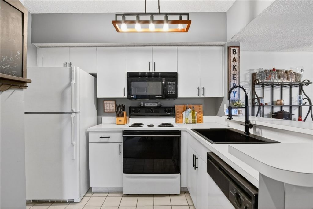 1640 N 42nd Circle, Unit 305, Vero Beach, FL 32967 Photo