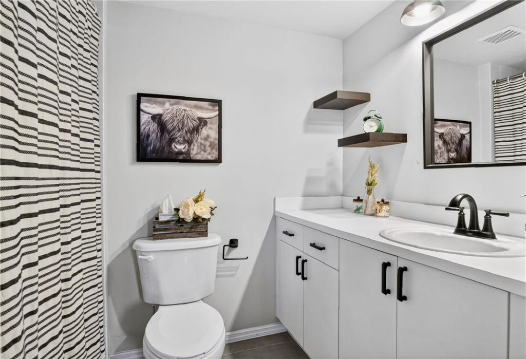 1640 N 42nd Circle, Unit 305, Vero Beach, FL 32967 Photo