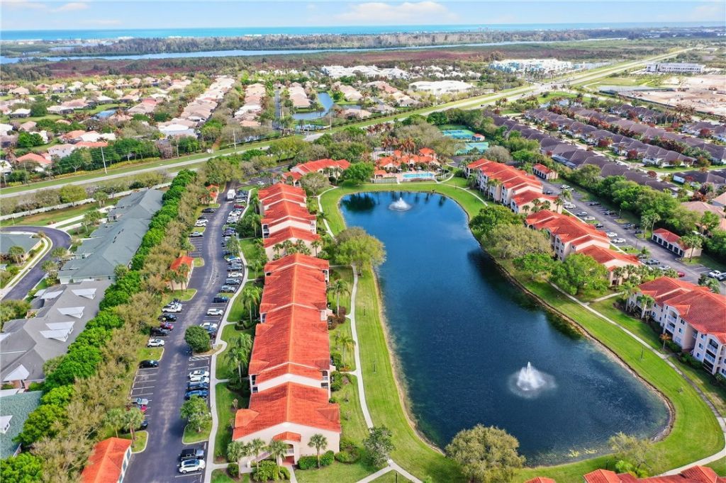 1640 N 42nd Circle, Unit 305, Vero Beach, FL 32967 Photo