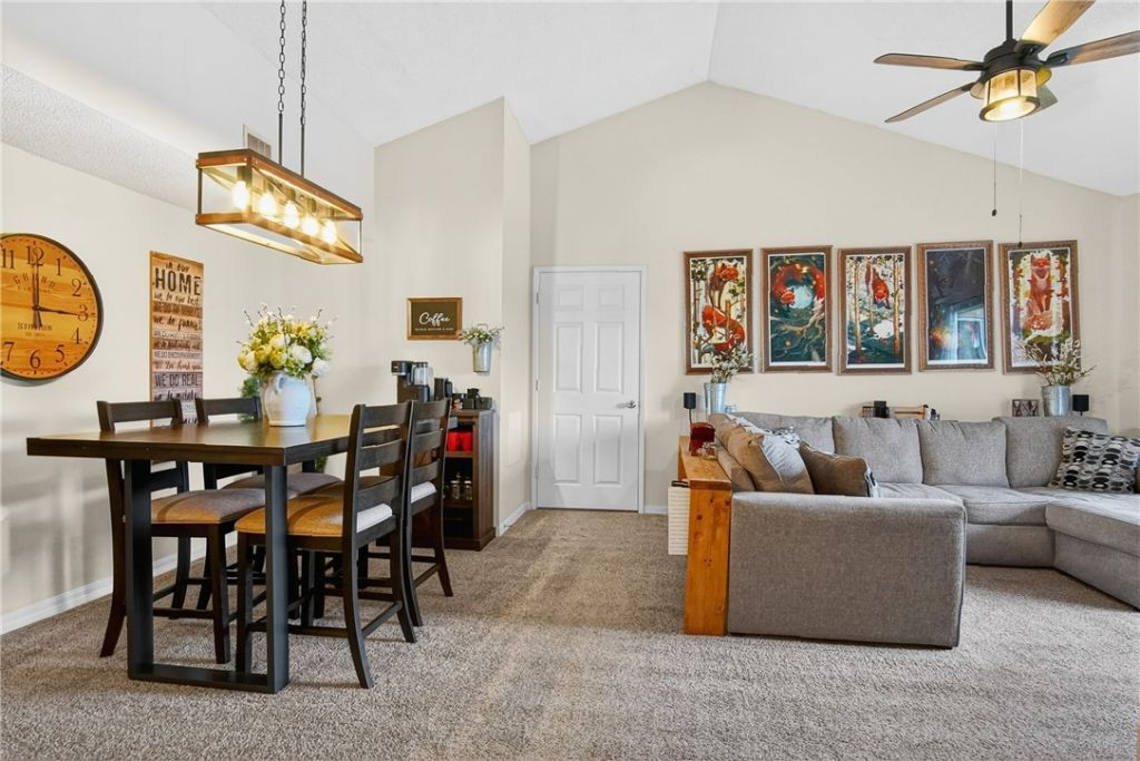 1640 N 42nd Circle, Unit 305, Vero Beach, FL 32967 Photo