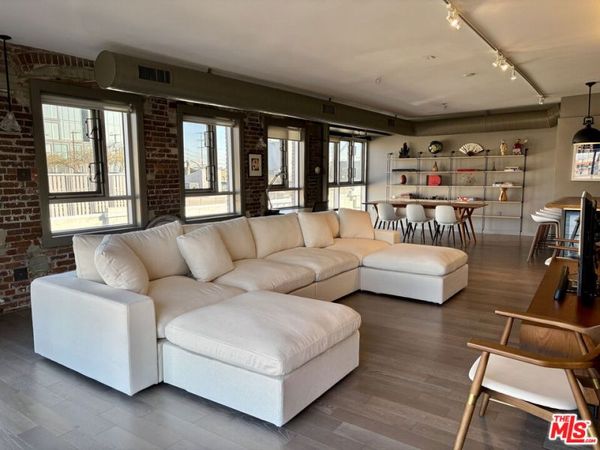 527 Molino Street, Unit 401, Los Angeles, CA 90013