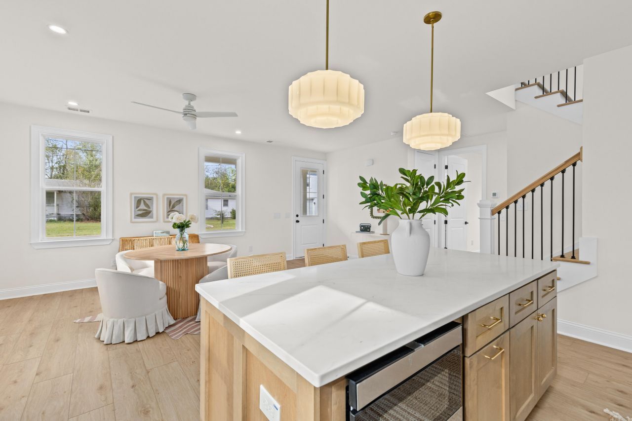 1105 Justice Street Photo 11