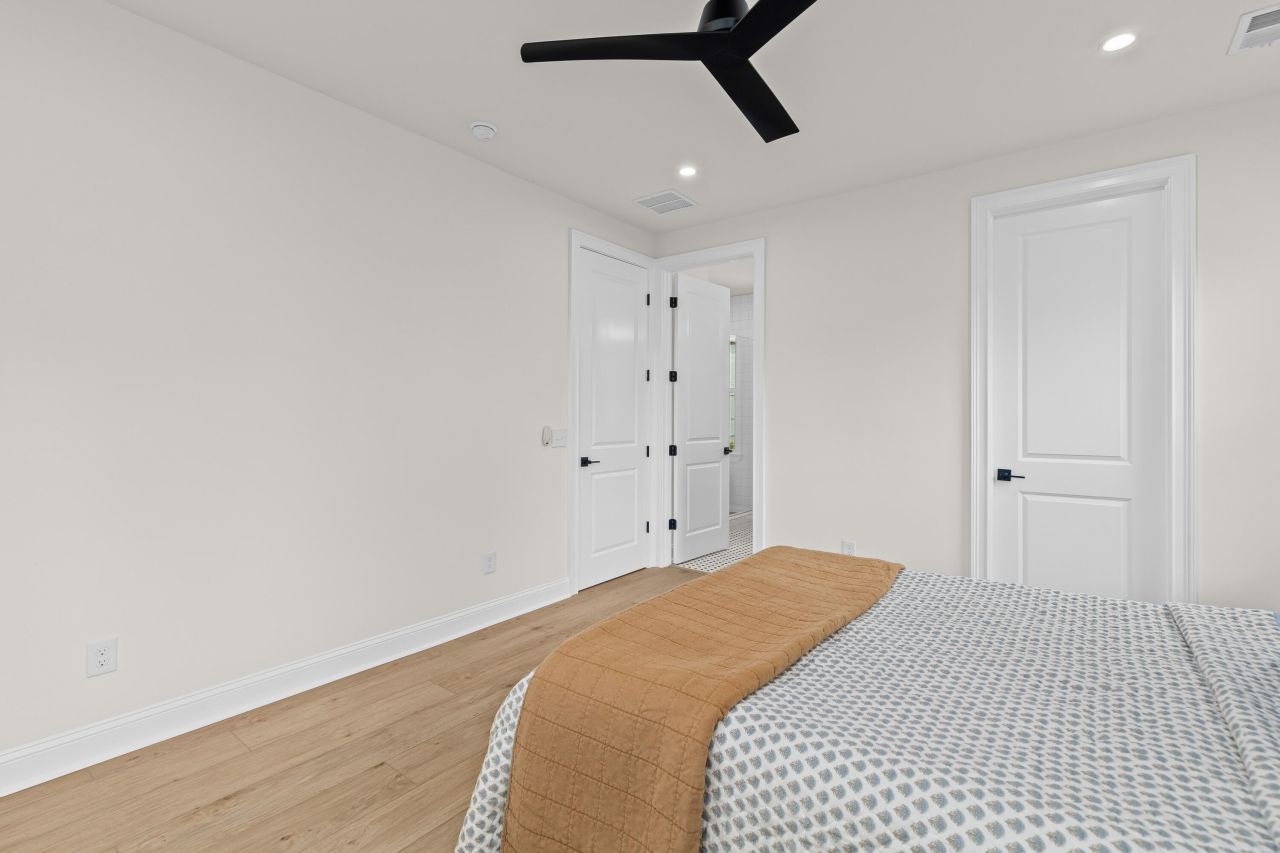 1105 Justice Street Photo 20