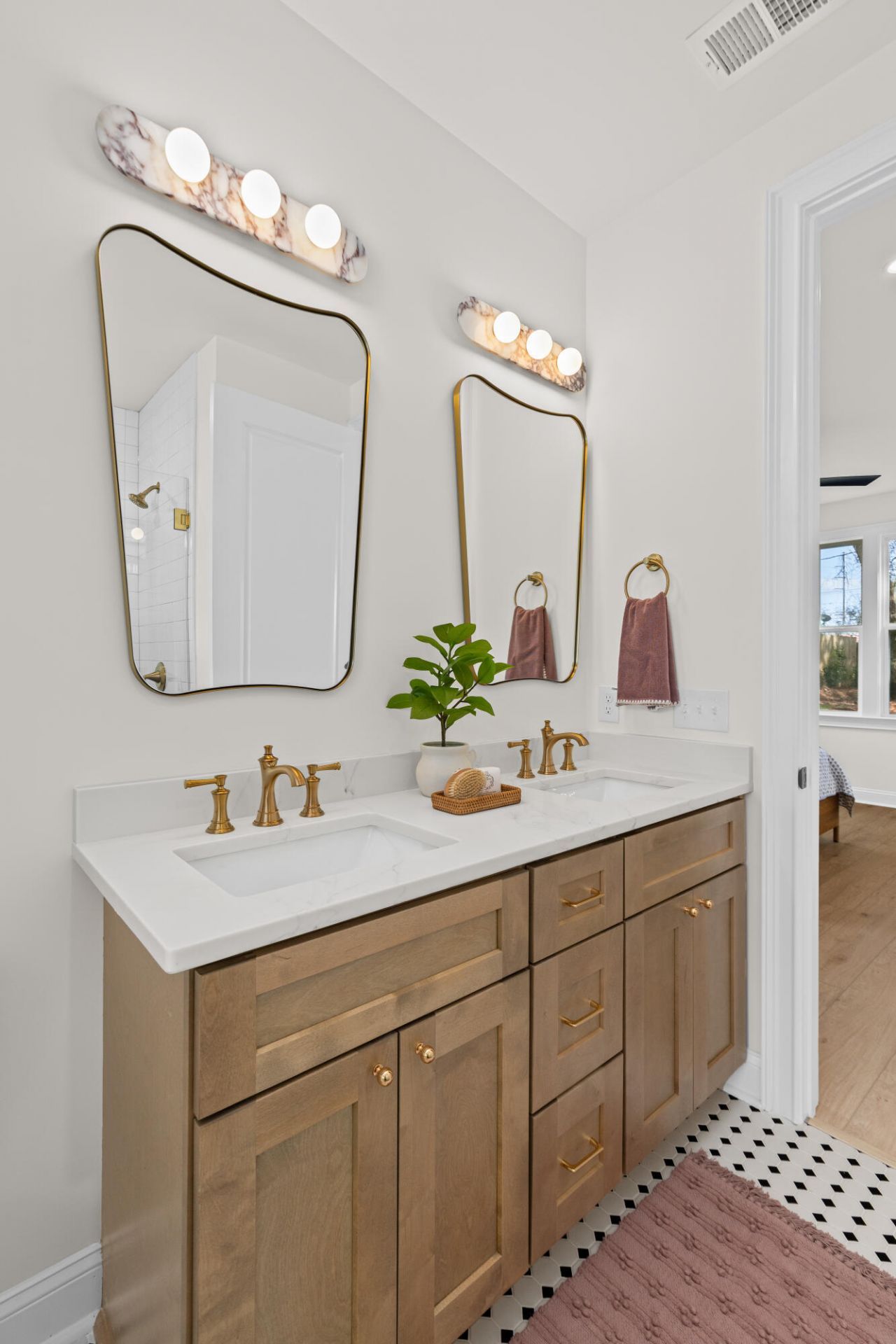 1105 Justice Street Photo 23