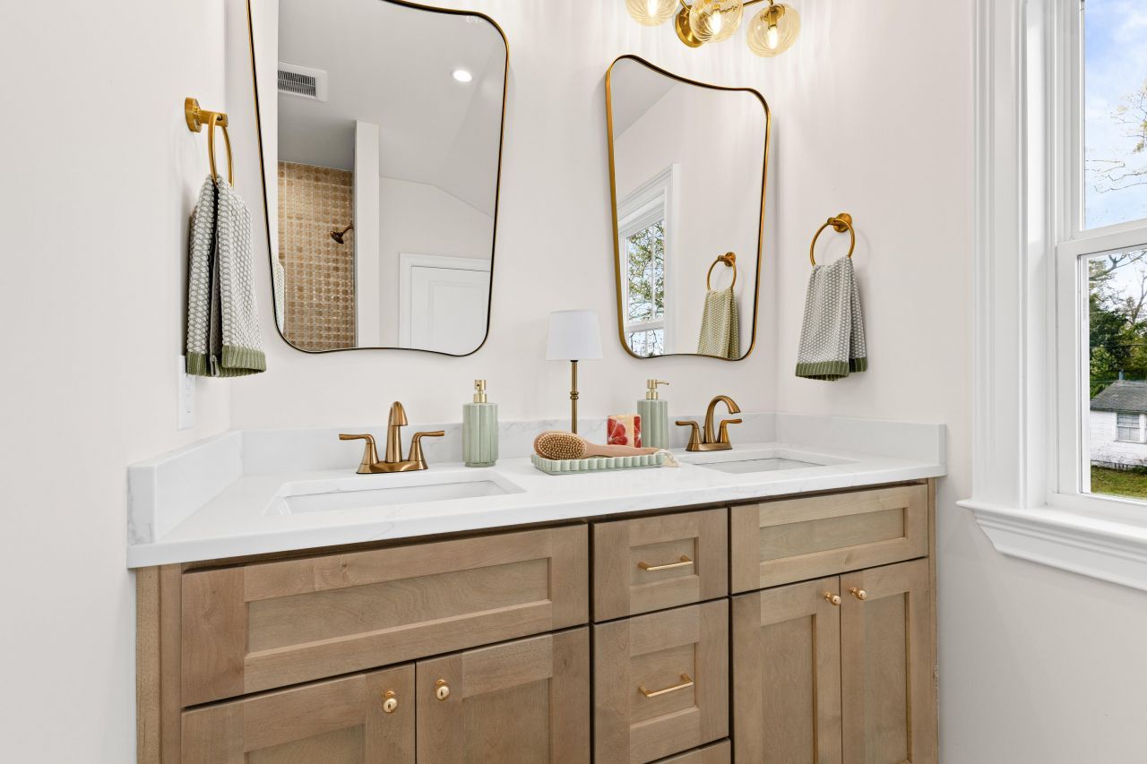 1105 Justice Street Photo 29