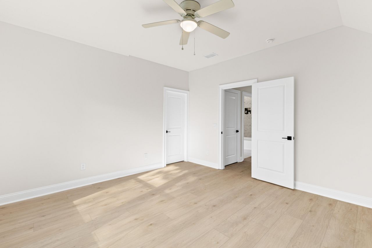 1105 Justice Street Photo 32