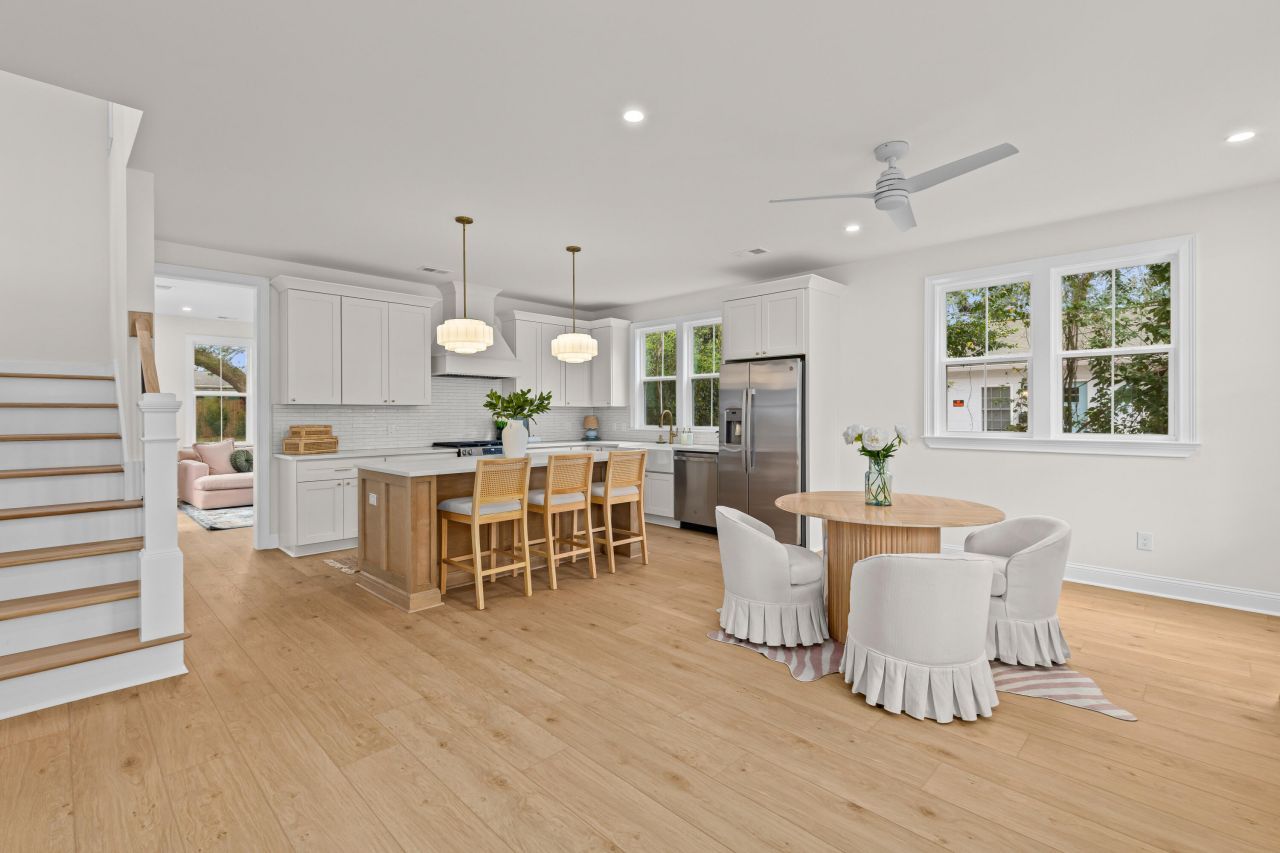 1105 Justice Street Photo 4