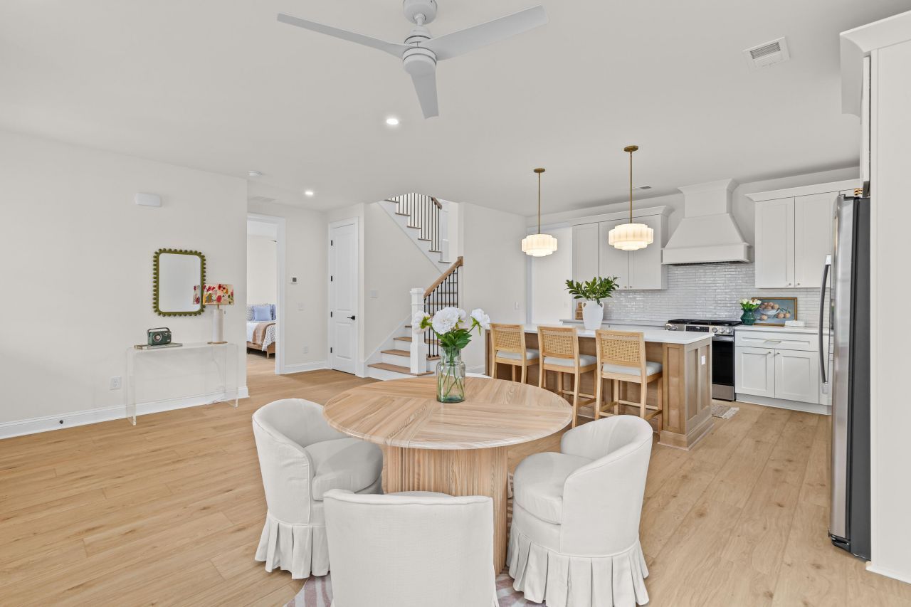 1105 Justice Street Photo 6