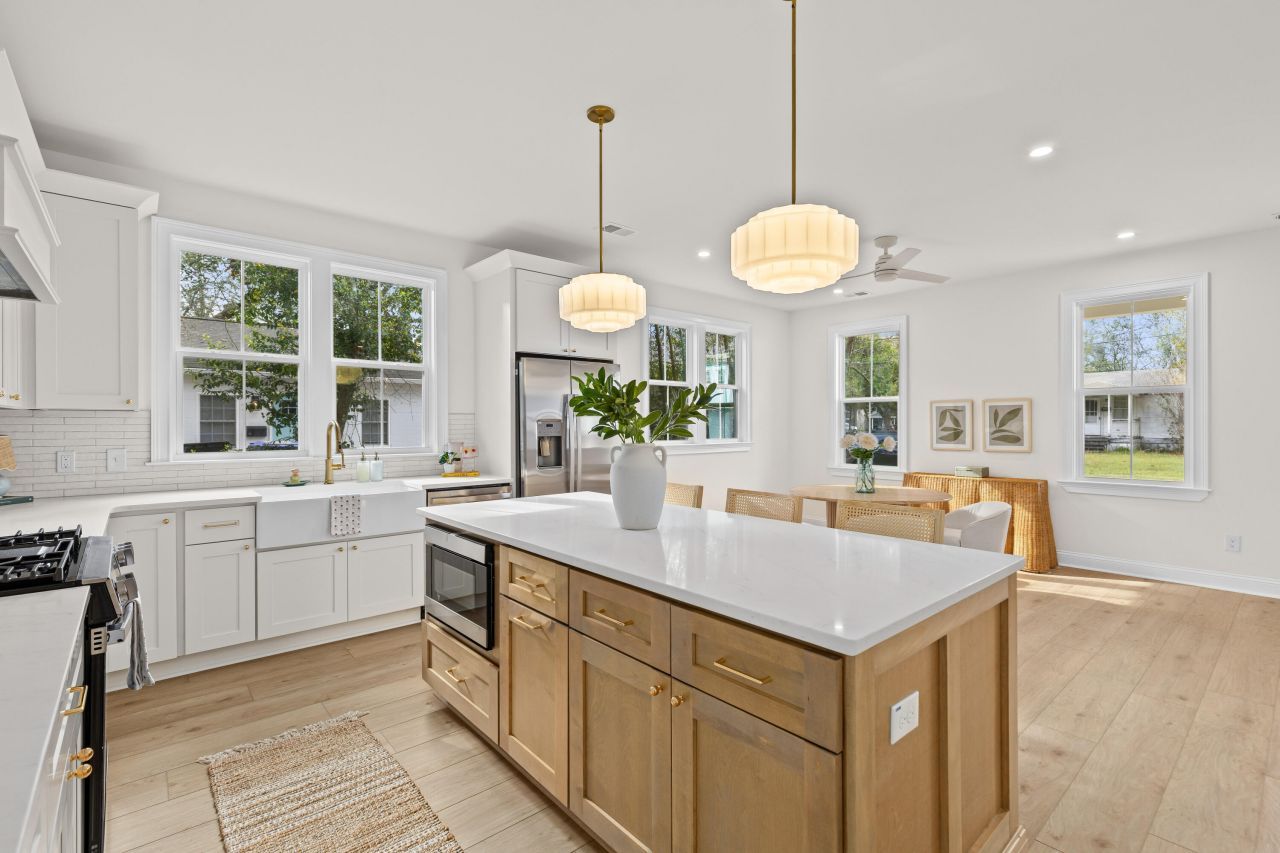 1105 Justice Street Photo 9