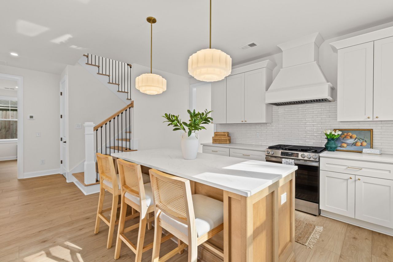 1105 Justice Street Photo 9