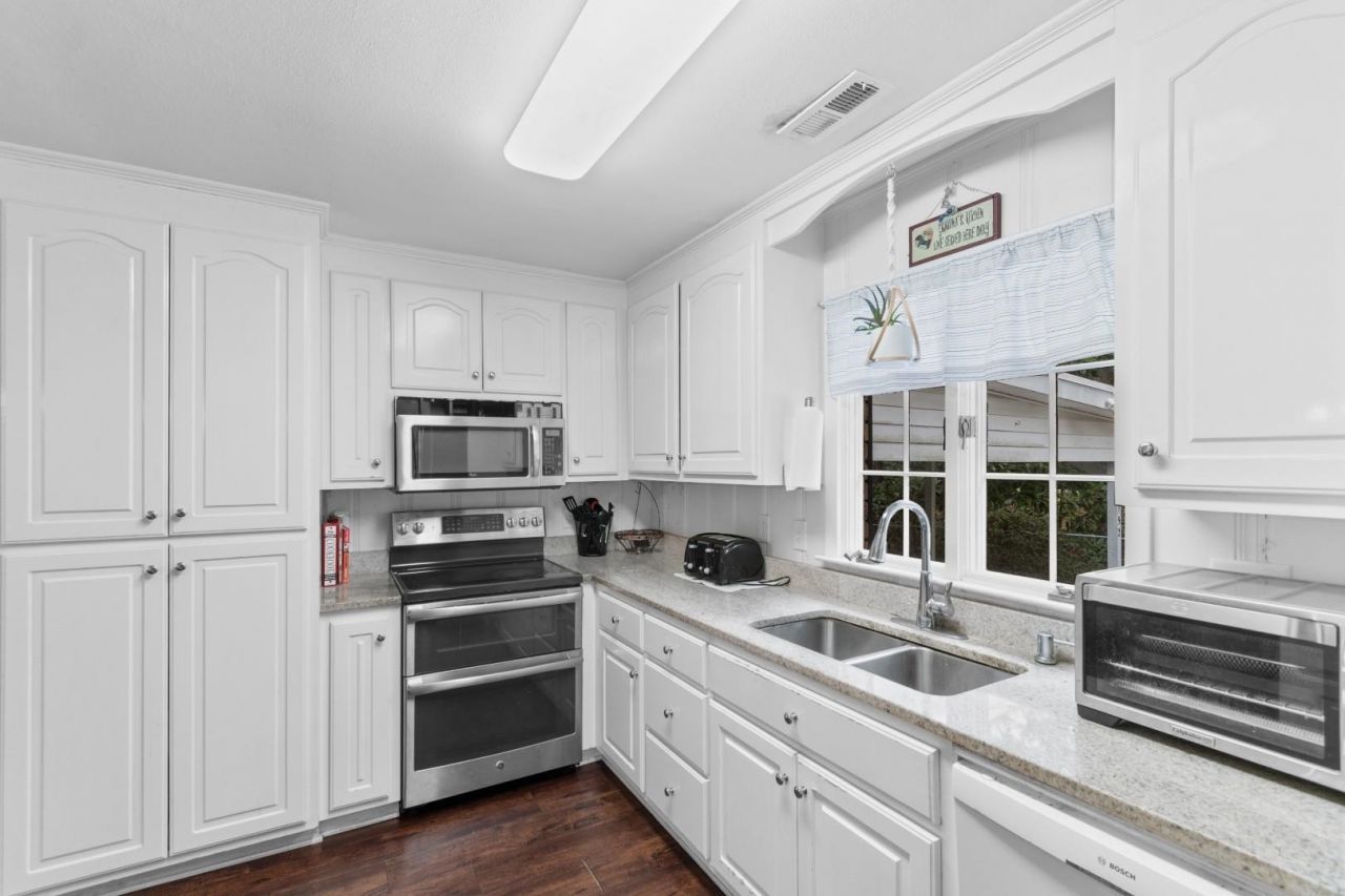 152 Busbee St. Photo 12