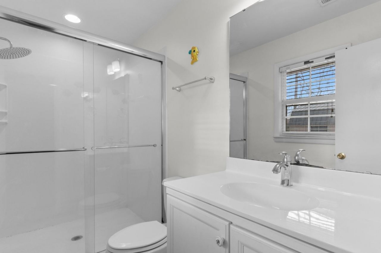 152 Busbee St. Photo 6