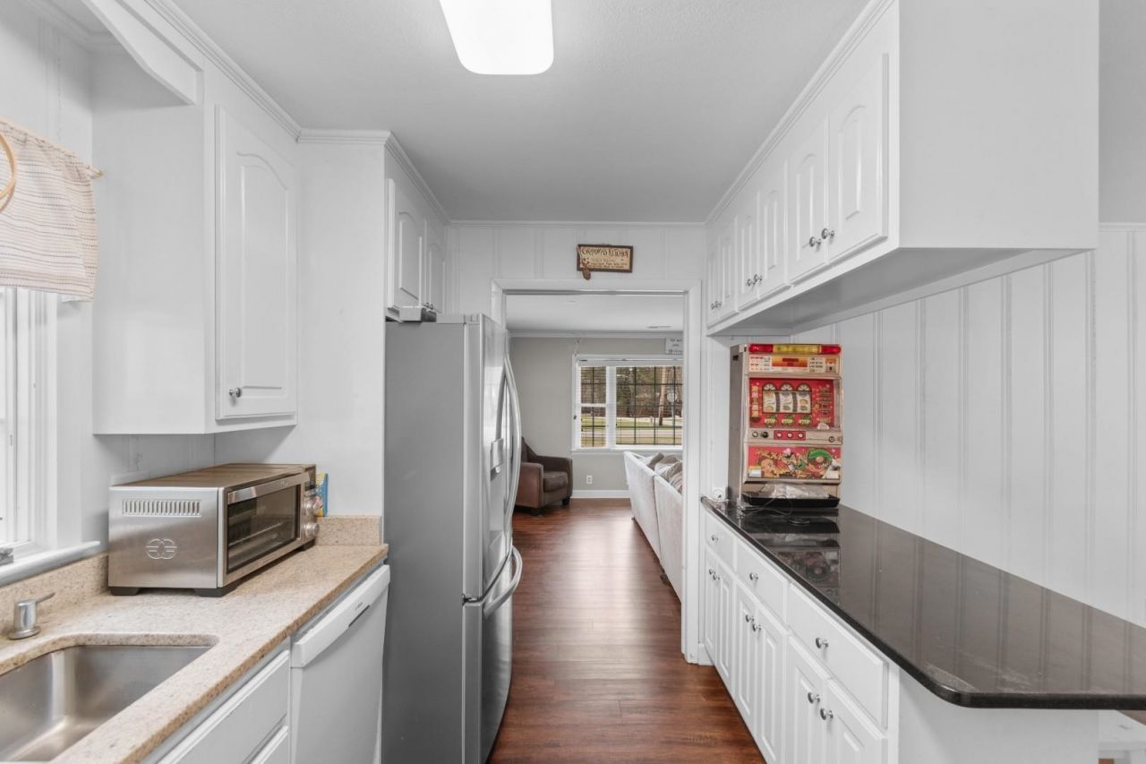 152 Busbee St. Photo 9