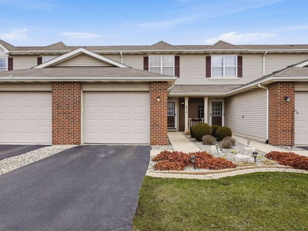 875 Flagstone Drive, Dyer, IN 46311