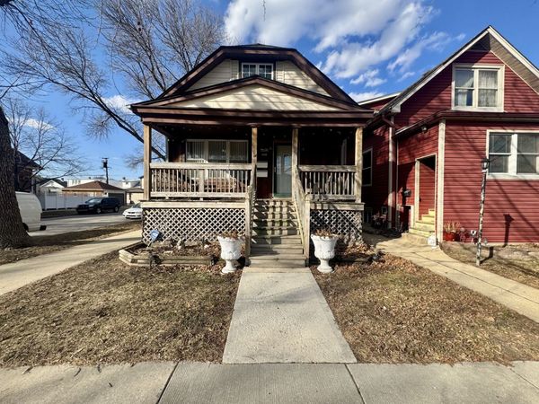 5758 W Warwick Avenue , Chicago, IL 60634