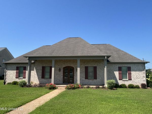 1306 Robert E Lee Drive, Greenwood, MS 38930