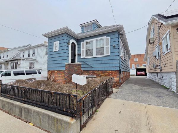 242 Graff Avenue , Bronx, NY 10465