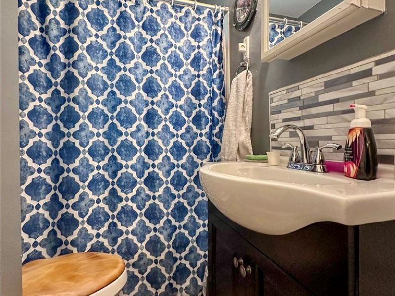 869 Frederick Street, Niles, OH 44446 Photo 11