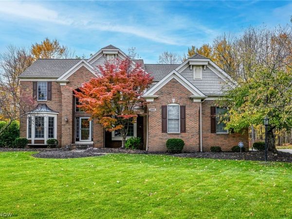 3163 Darien Lane , Twinsburg, OH 44087