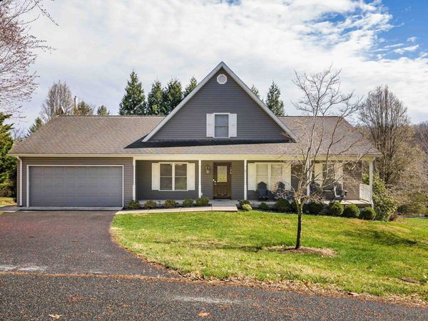 126 WAYLAND CT, MCGAHEYSVILLE, VA 22840