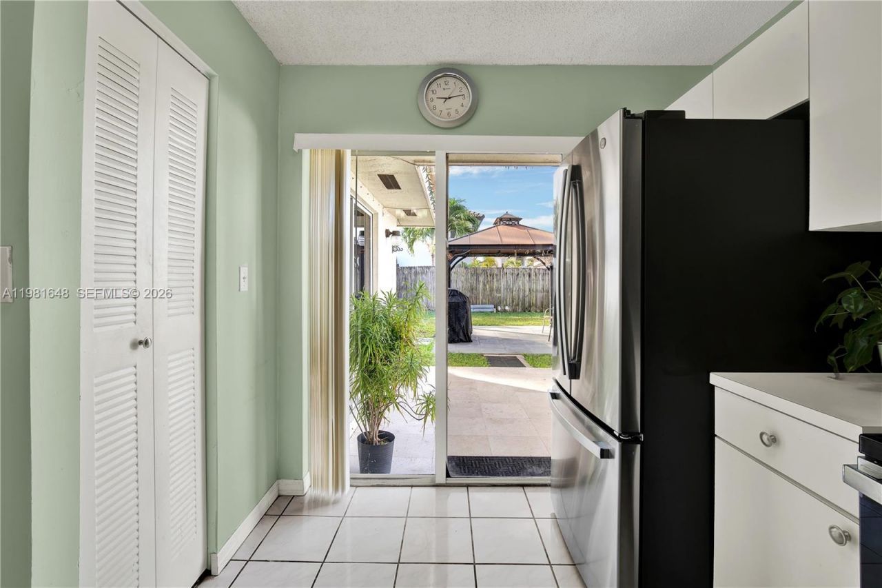 14138 SW 164th Ter, Miami, FL 33177 Photo