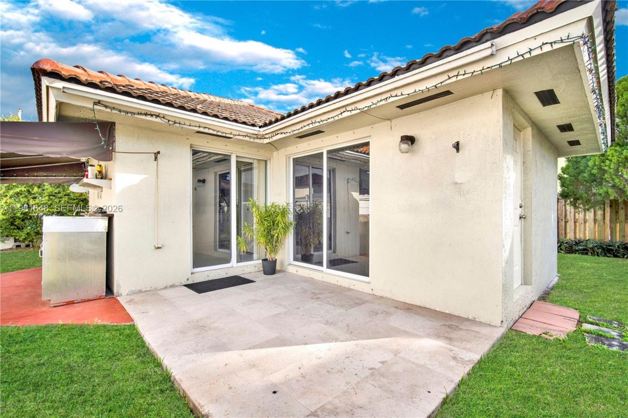 14138 SW 164th Ter, Miami, FL 33177 Photo