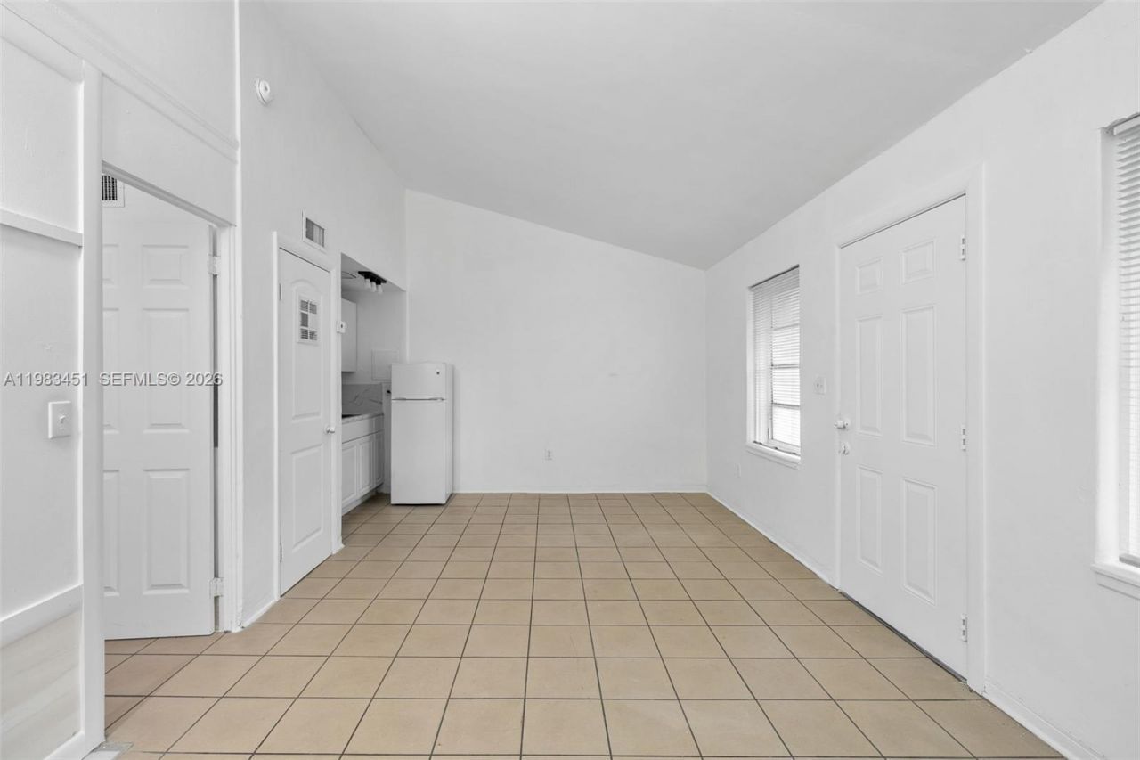 840 SW 7th St , Unit 850, Miami, FL 33130 Photo