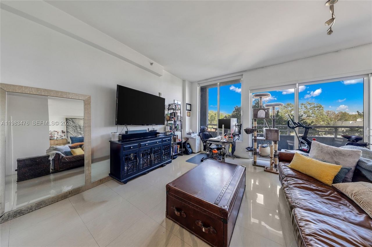 3250 Grand Ave , Unit 303, Miami, FL 33133 Photo