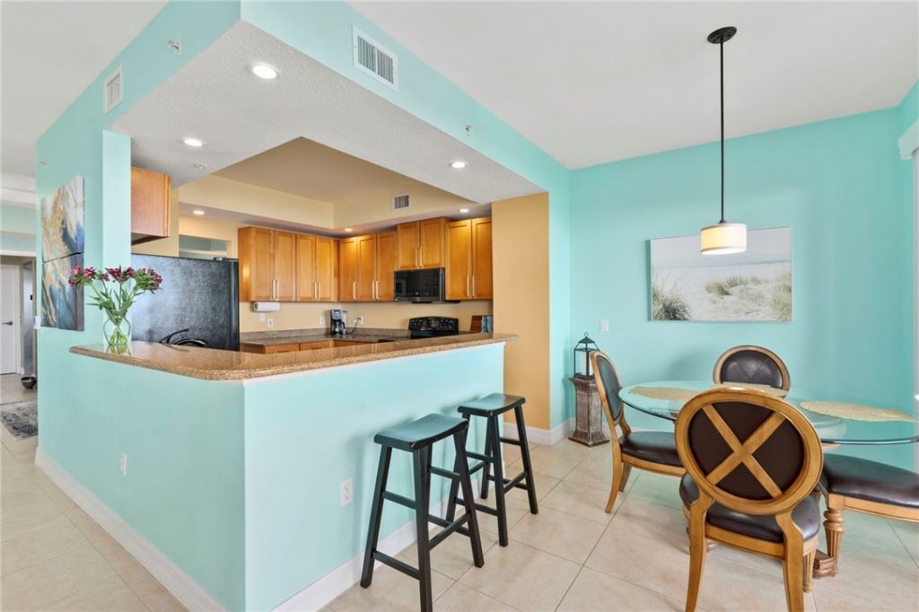 140 Warsteiner Way, Unit 602, Melbourne Beach, FL 32951 Photo