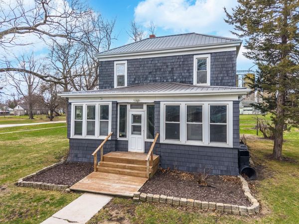 26 Lafayette Street, Saunemin, IL 61769