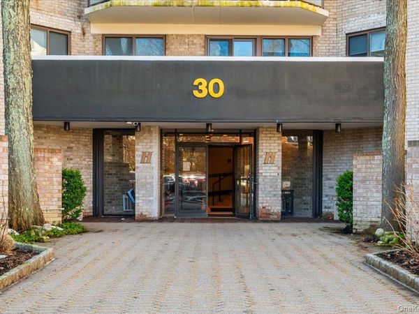 30 Greenridge Avenue , Unit 4M, White Plains, NY 10605