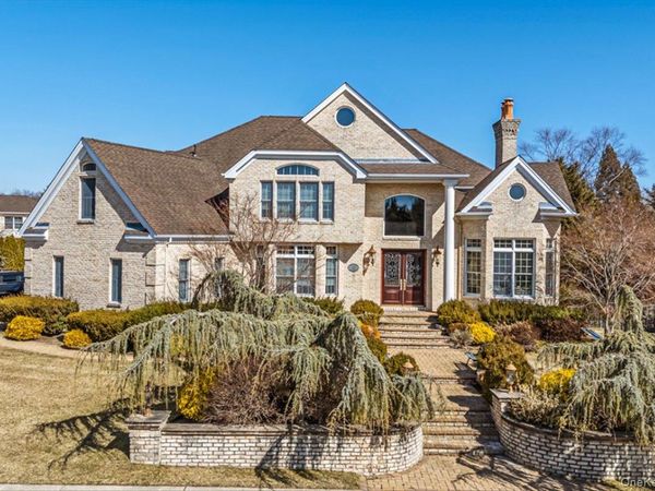 22 Turnberry Court, Dix Hills, NY 11746