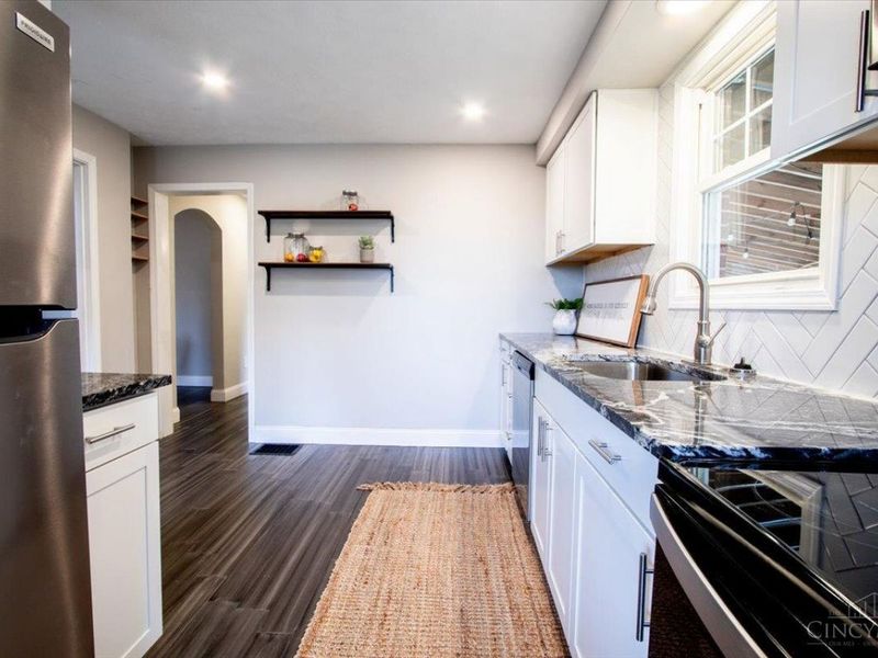 1904 Hunt Road, Reading, OH 45215 Photo 12