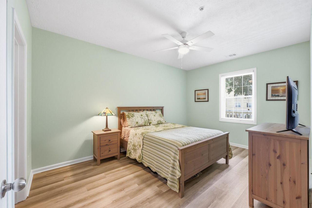 601 Hillside Dr. N Photo 15