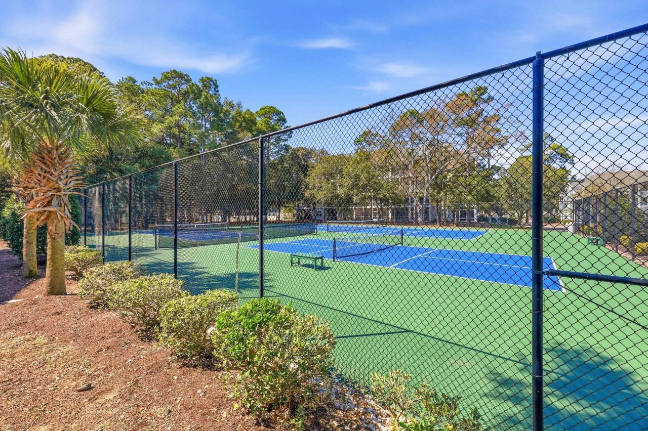 601 Hillside Dr. N Photo 25