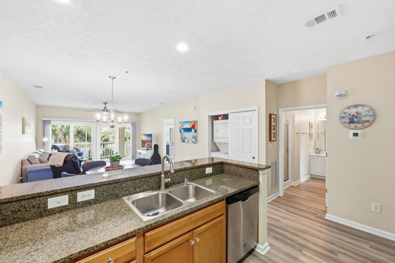 601 Hillside Dr. N Photo 7