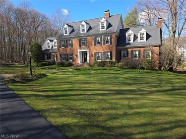 9230 Amber Wood Drive, Kirtland, OH 44094