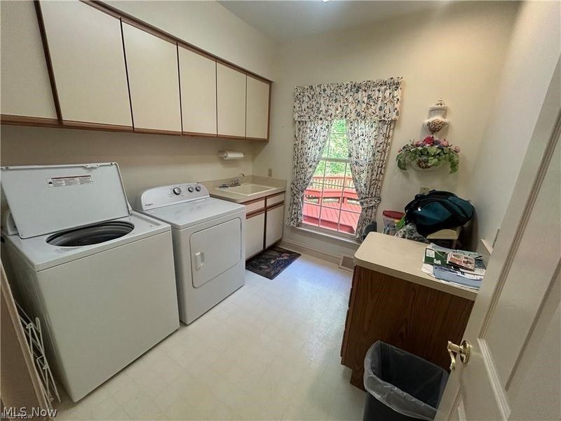 9230 Amber Wood Drive, Kirtland, OH 44094 Photo 16