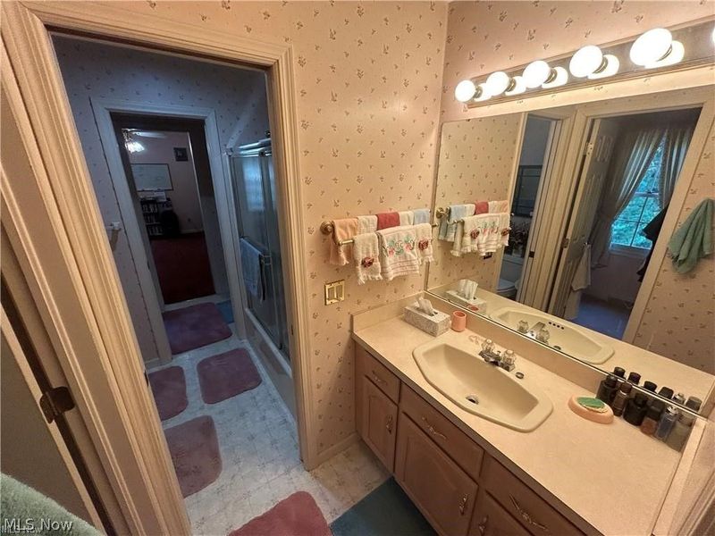 9230 Amber Wood Drive, Kirtland, OH 44094 Photo 23