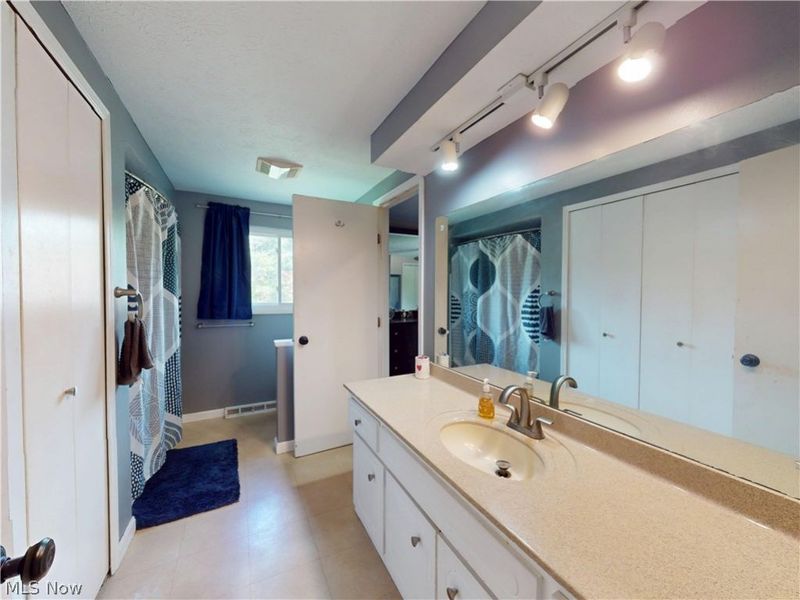 38280 Fox Run Drive, Solon, OH 44139 Photo 28