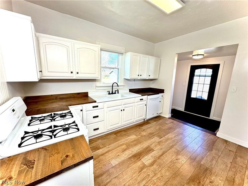 124 2nd Avenue NW, Beach City, OH 44608 Photo 11