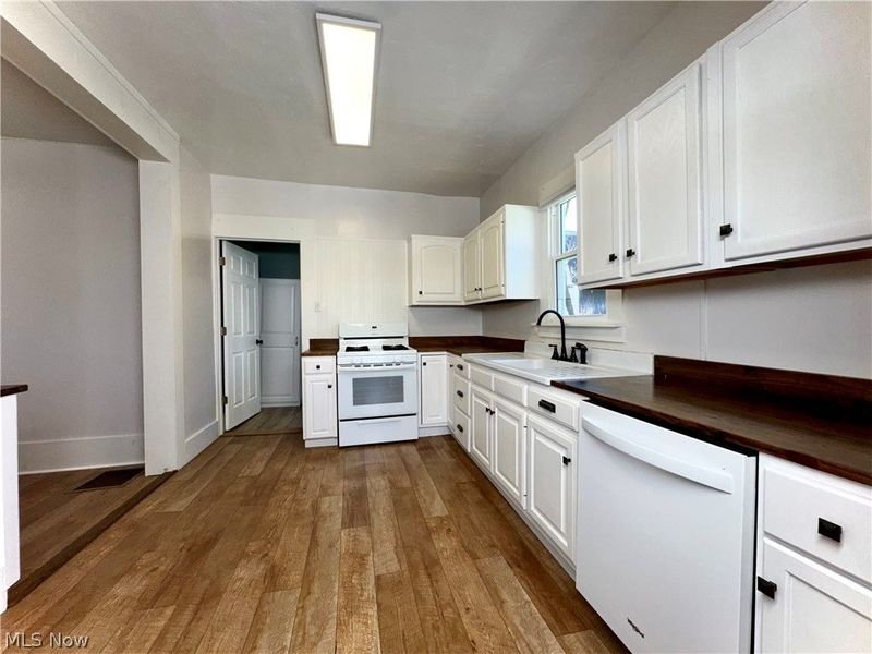 124 2nd Avenue NW, Beach City, OH 44608 Photo 13