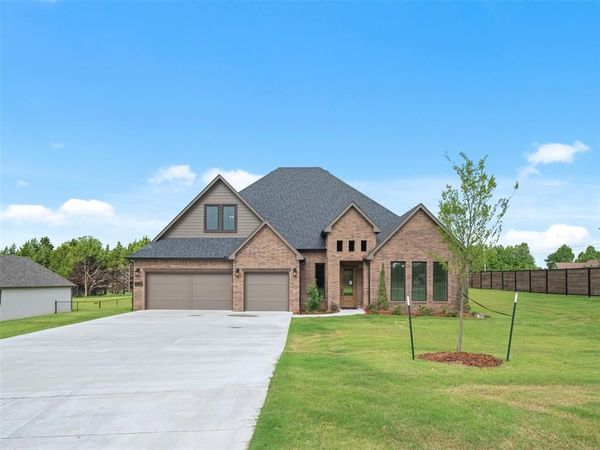 9001 Prairie Farms Drive, Mustang, OK 73064